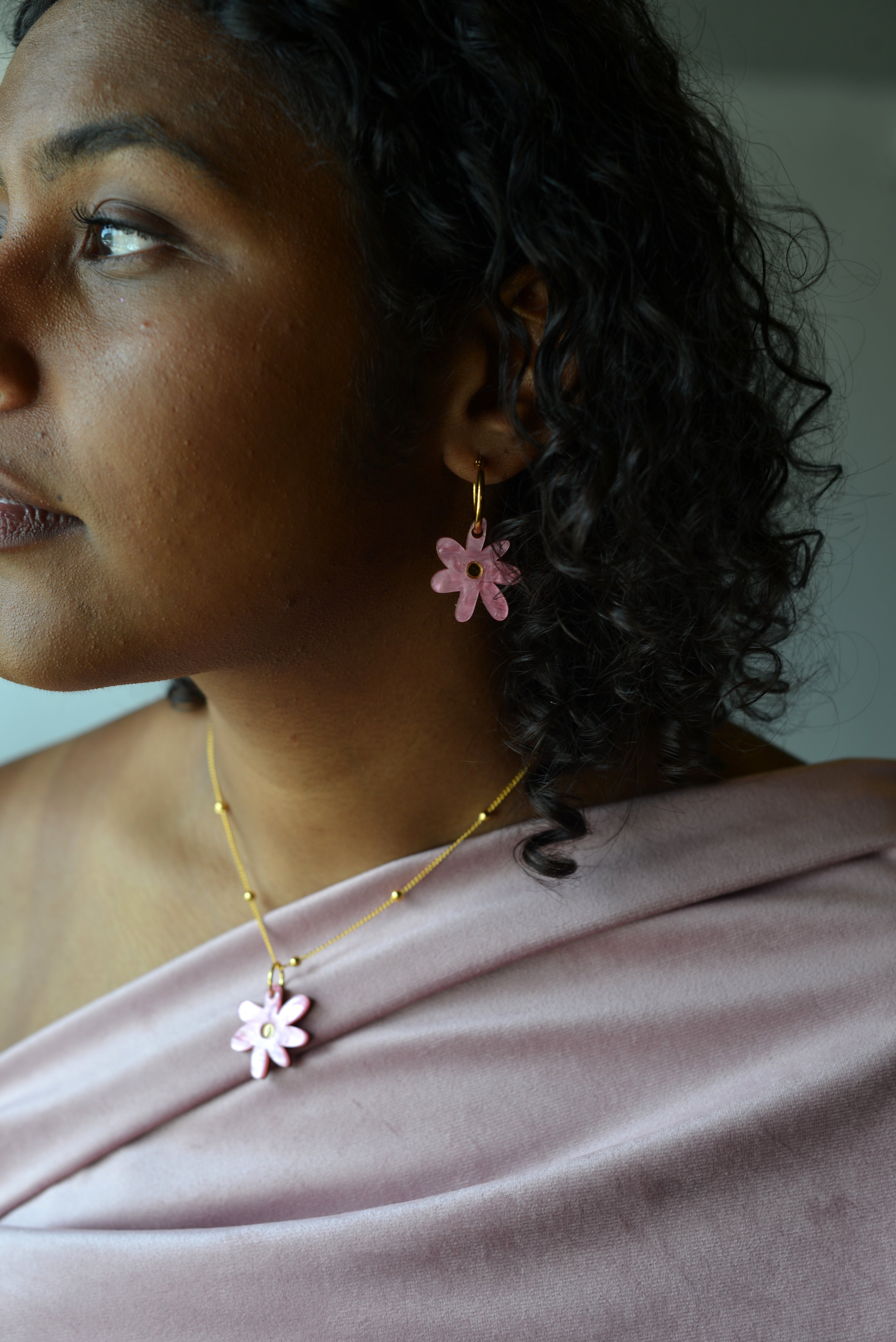 Daisy Hoops Pink