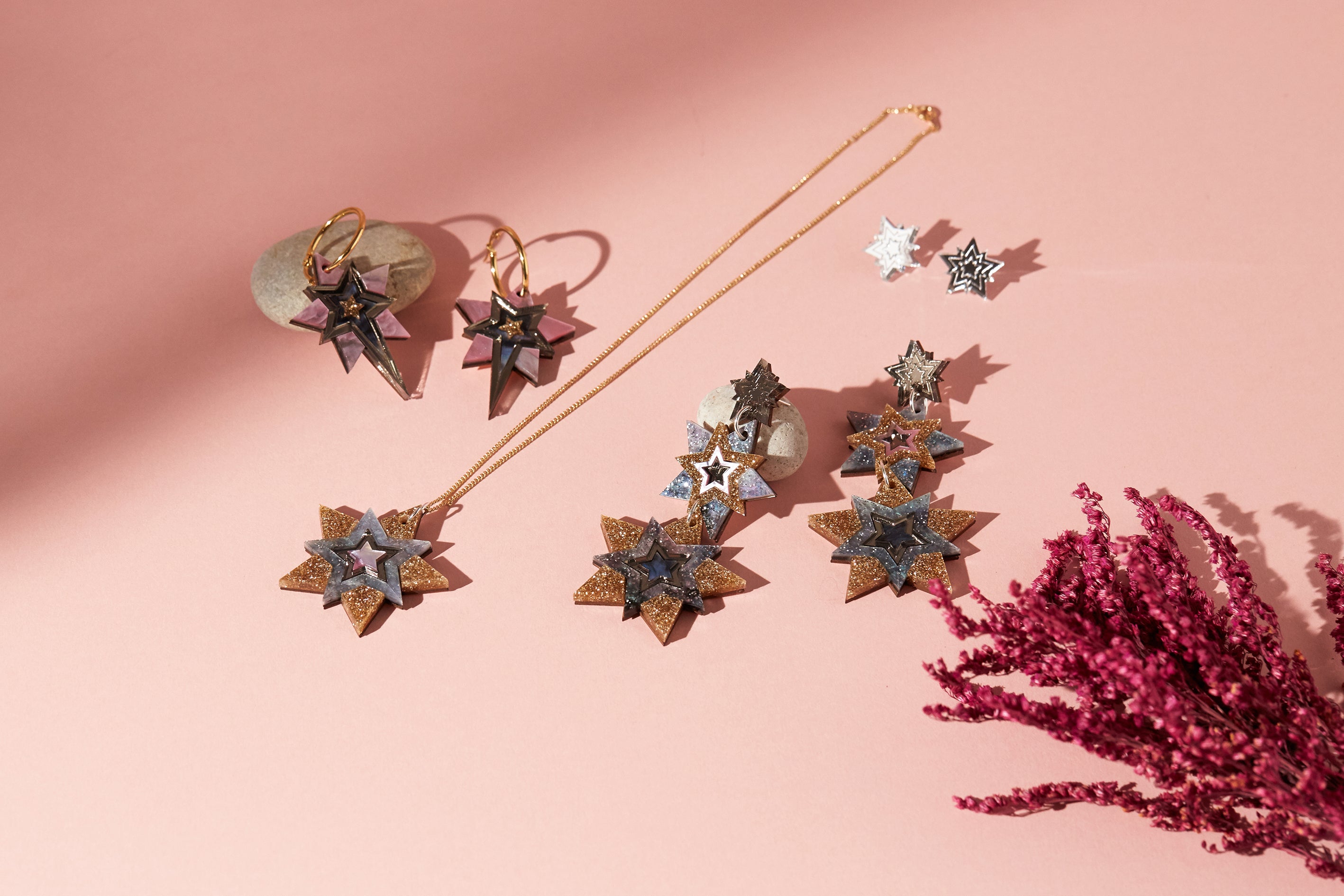 Gold hoop Star earrings (pink/bronze)