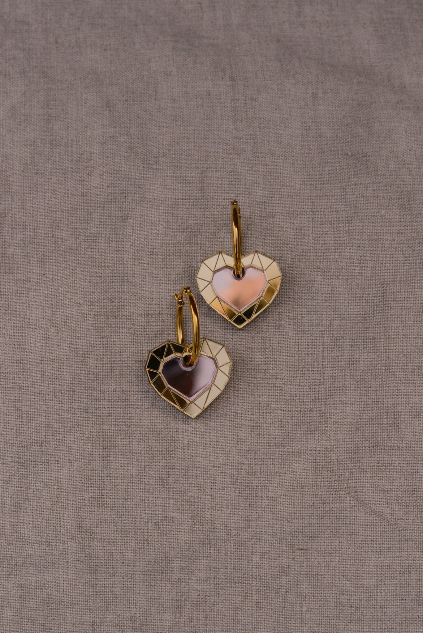 Limited Edition Heart Gem Hoop Ørering