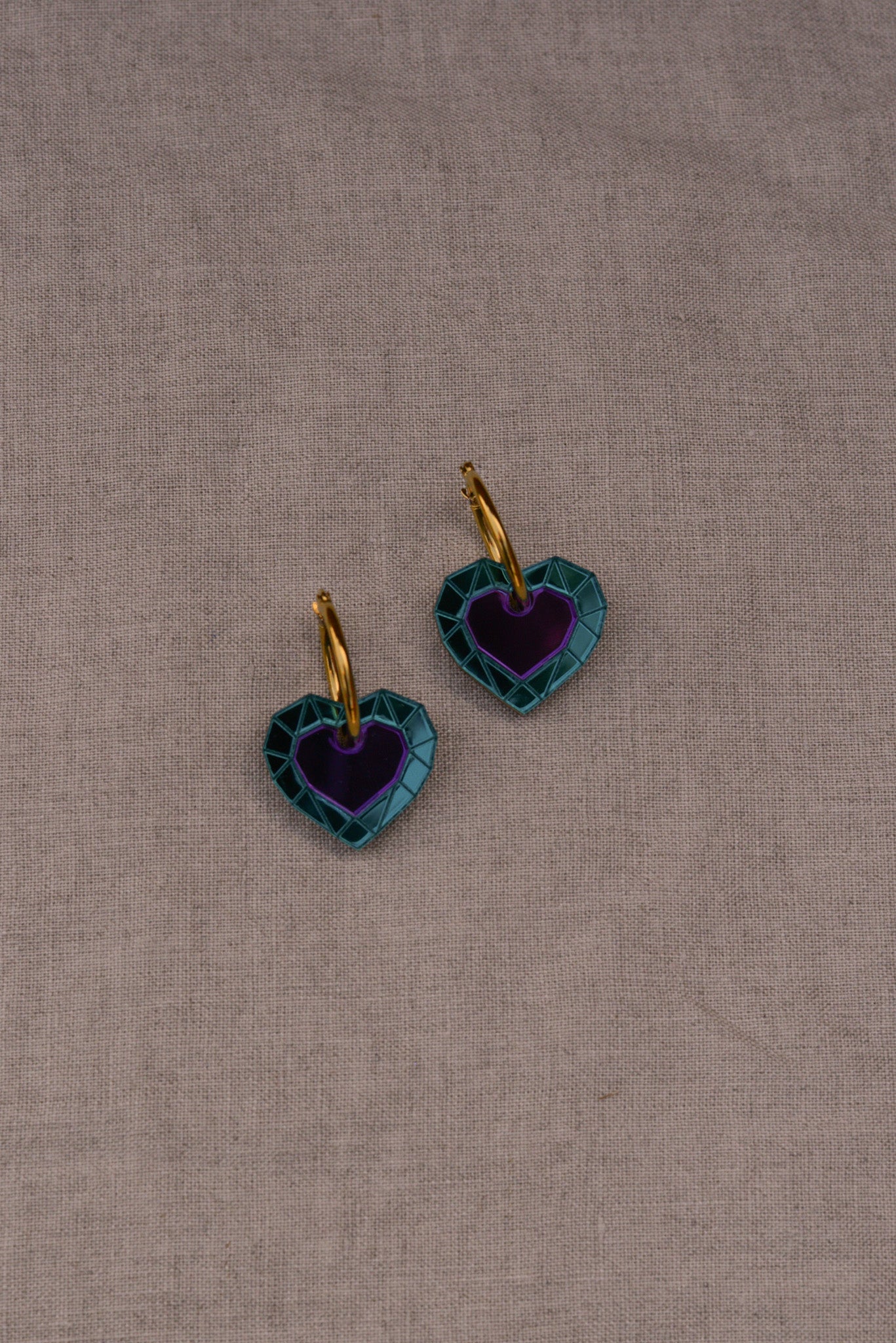 Limited Edition Heart Gem Hoop Ørering