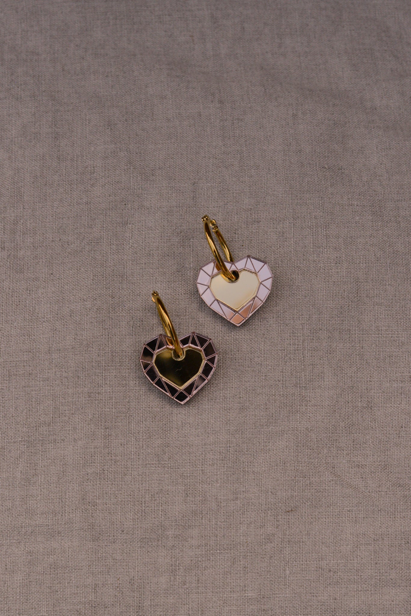 Limited Edition Heart Gem Hoop Ørering