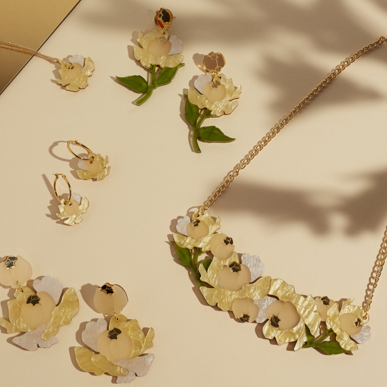 Collier déclaration pivoine, jaune