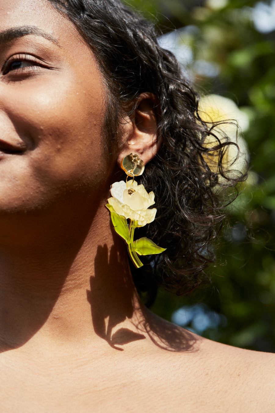 Boucles d'oreilles déclaration feuille de pivoine, jaune