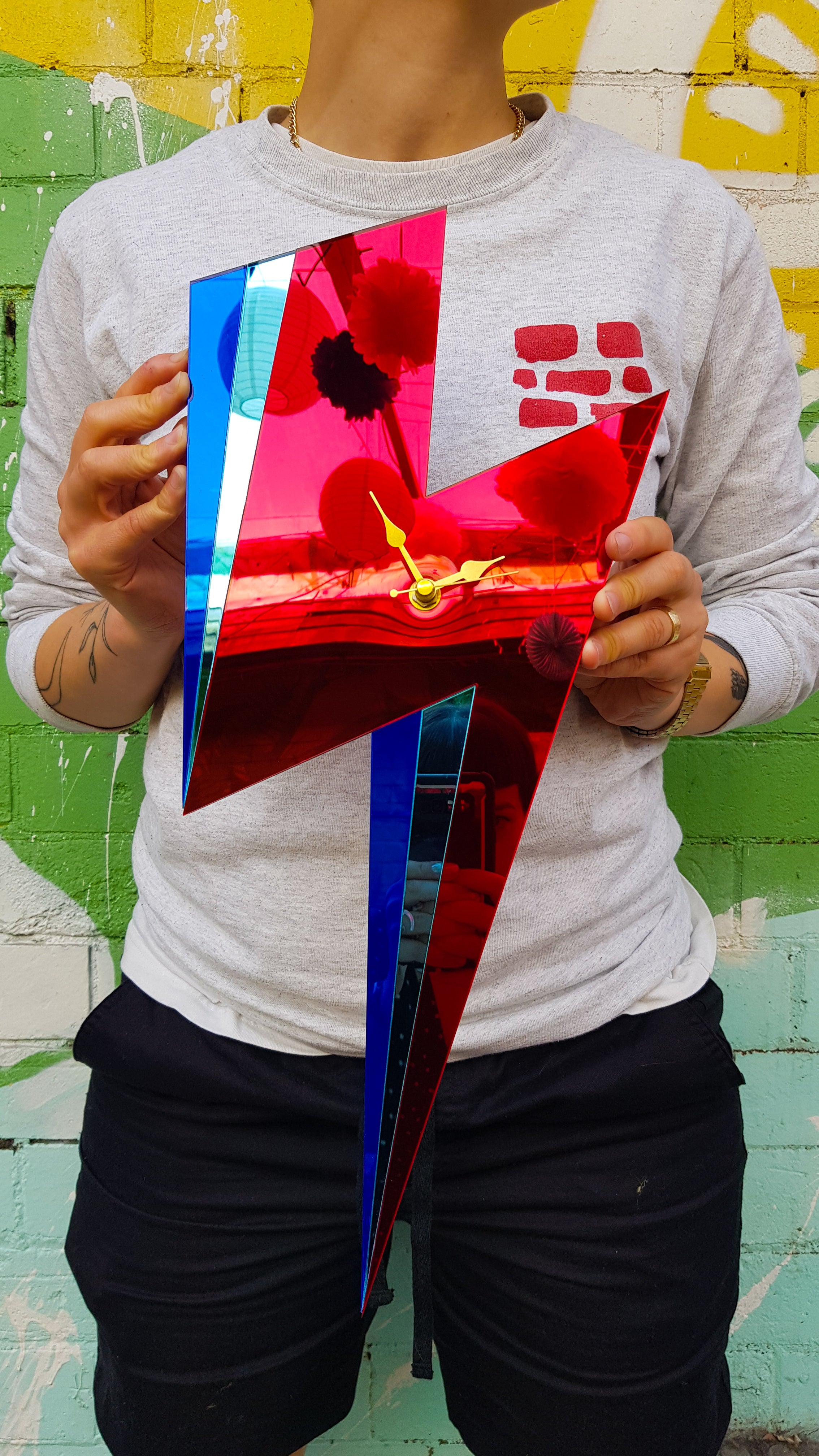 Horloge Lightning Bolt (bleu clair/bleu foncé/rouge)