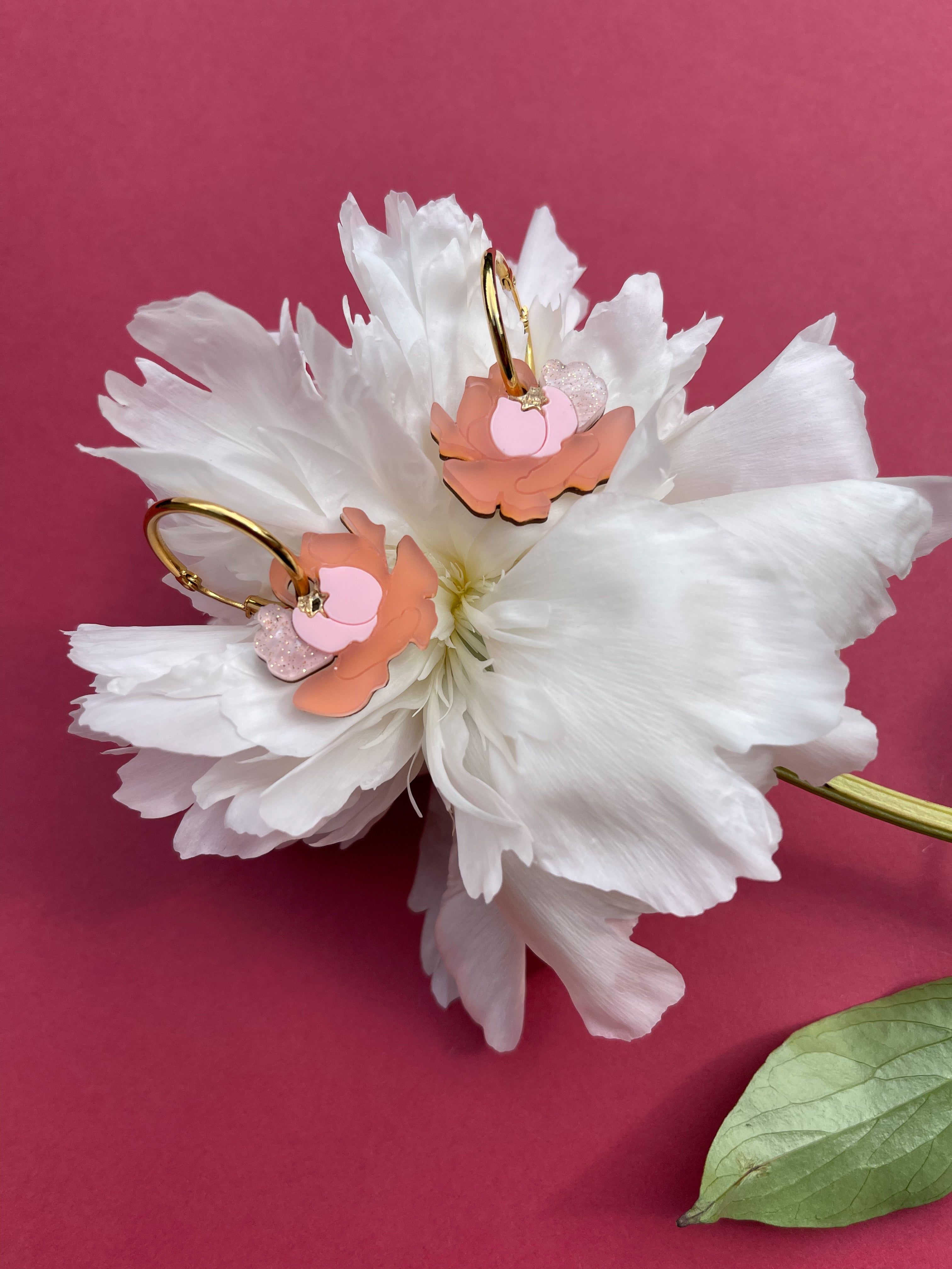 Boucles d'oreilles créoles pivoine