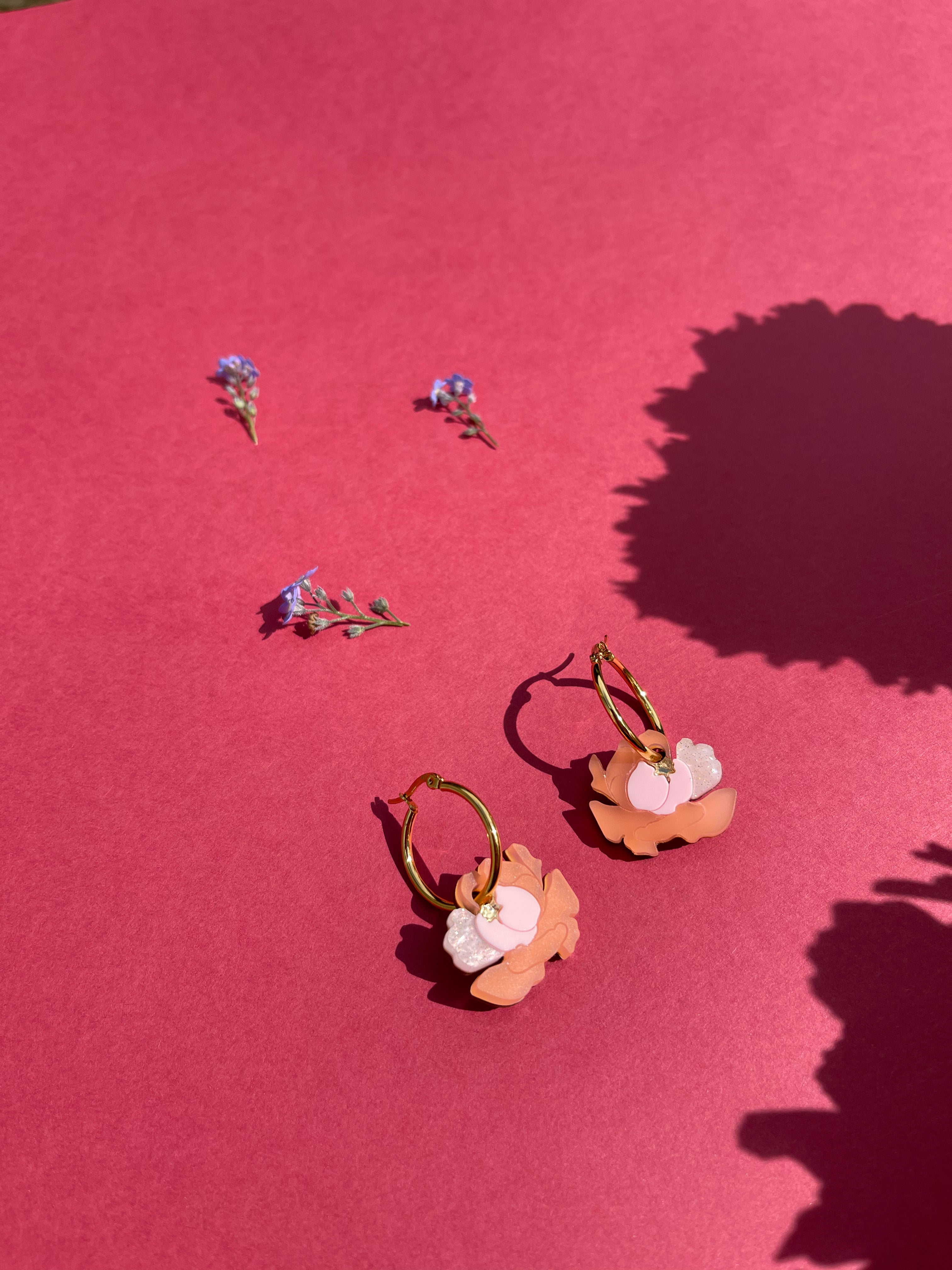 Boucles d'oreilles créoles pivoine