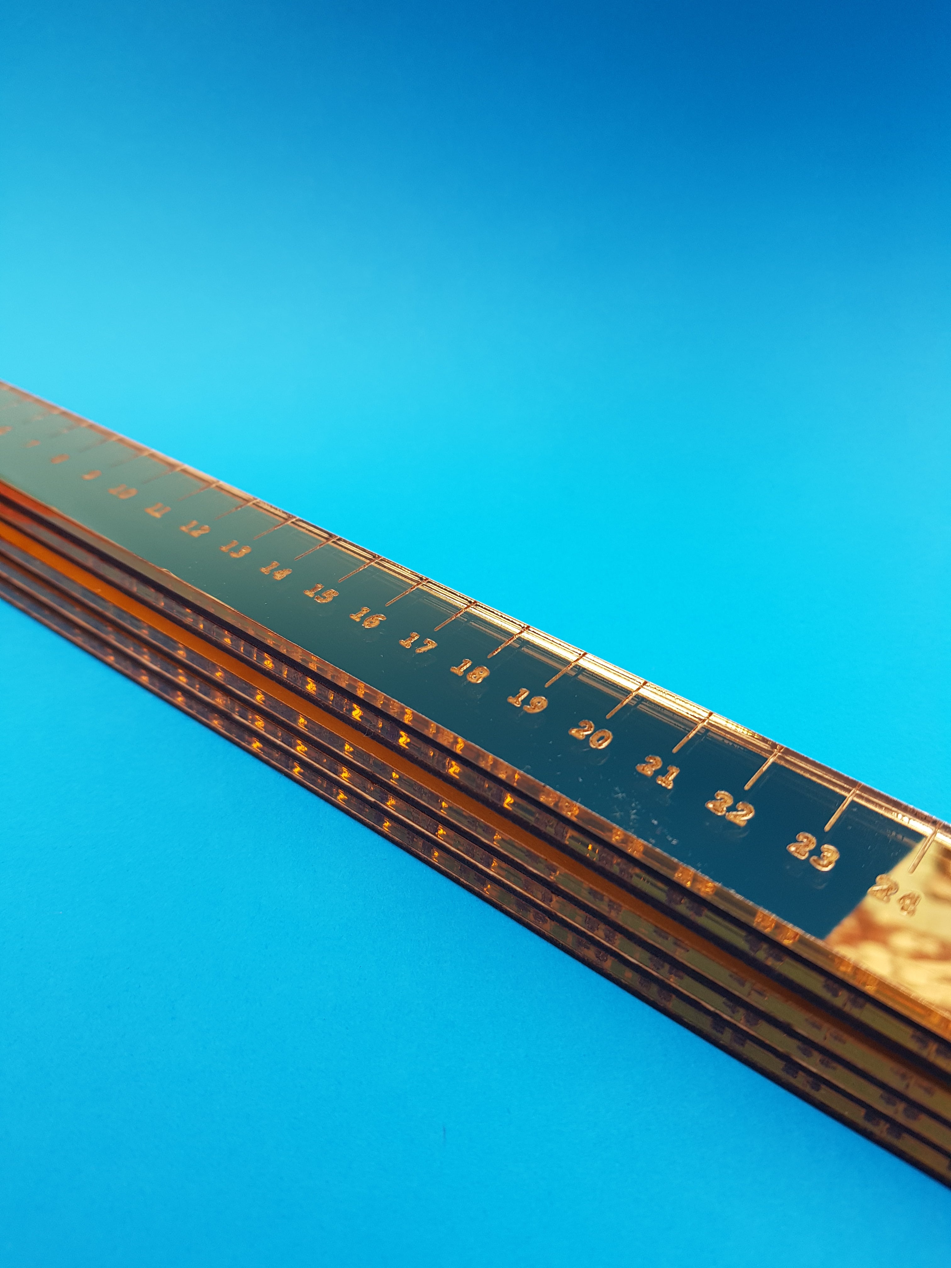 Laser skåret guld plexiglas 30 cm lineal