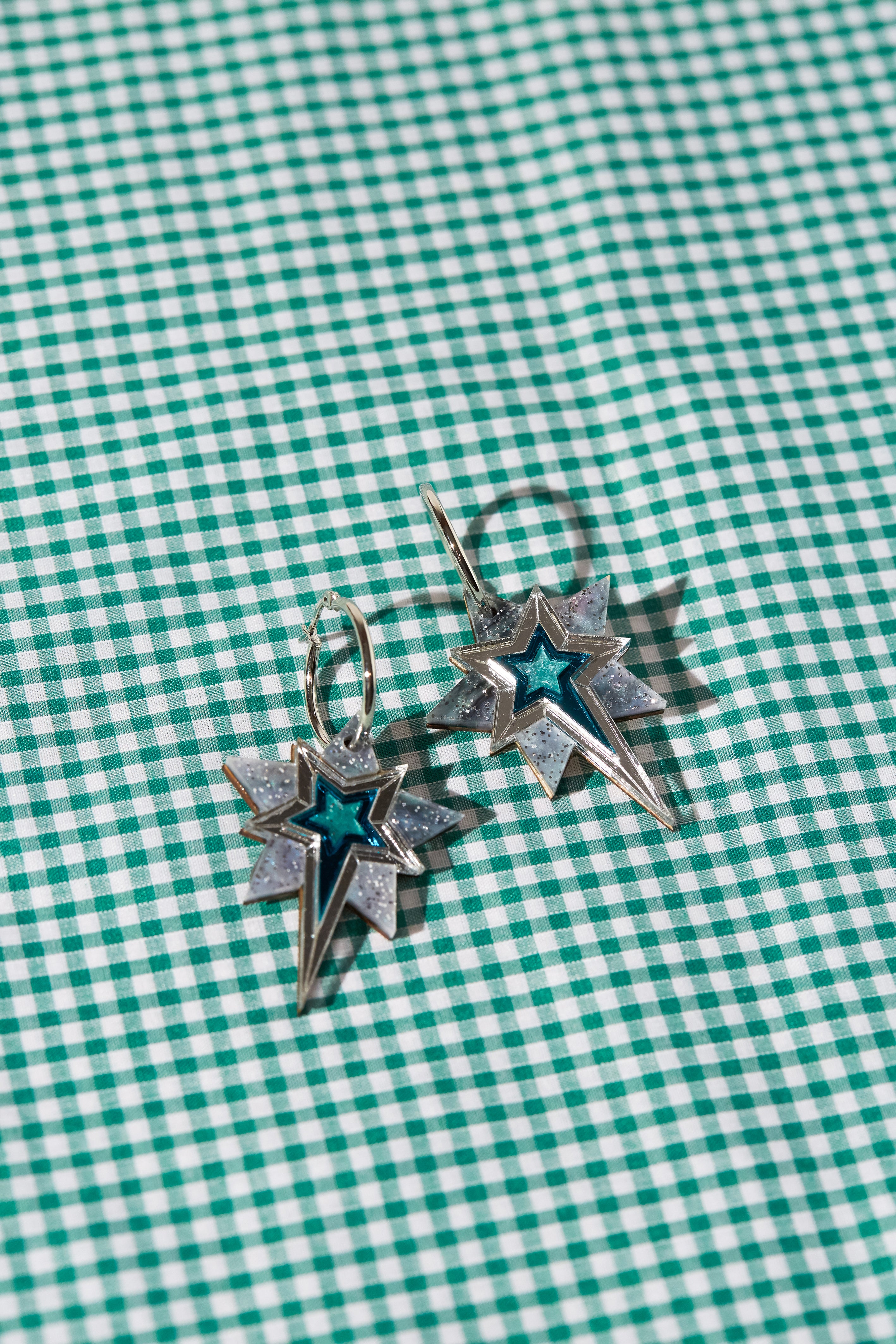 Silver hoop Star øreringe (marmor glitter/sølv)
