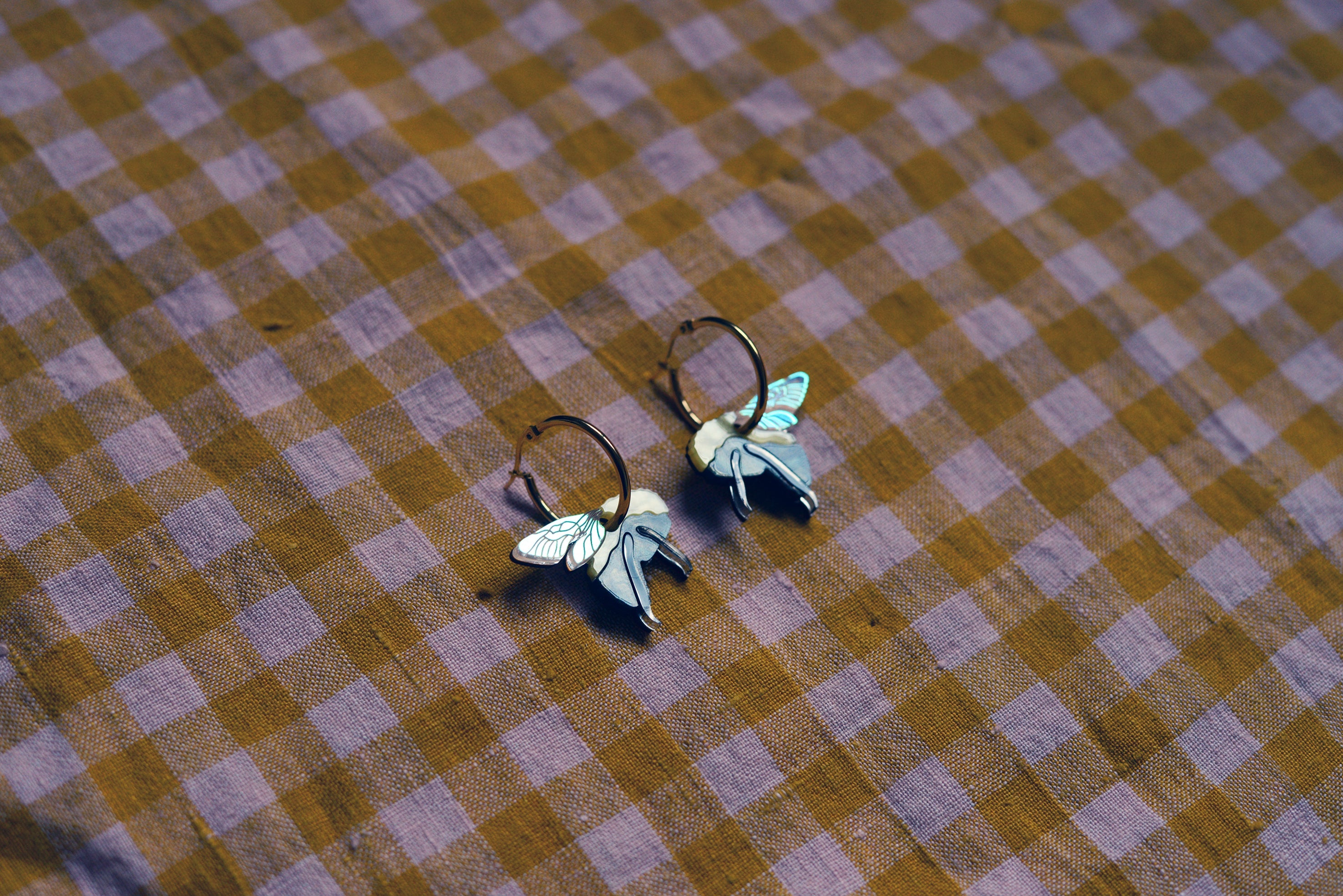 Boucles d’oreilles Goth Bumblebee Hoop (ailes régulières)