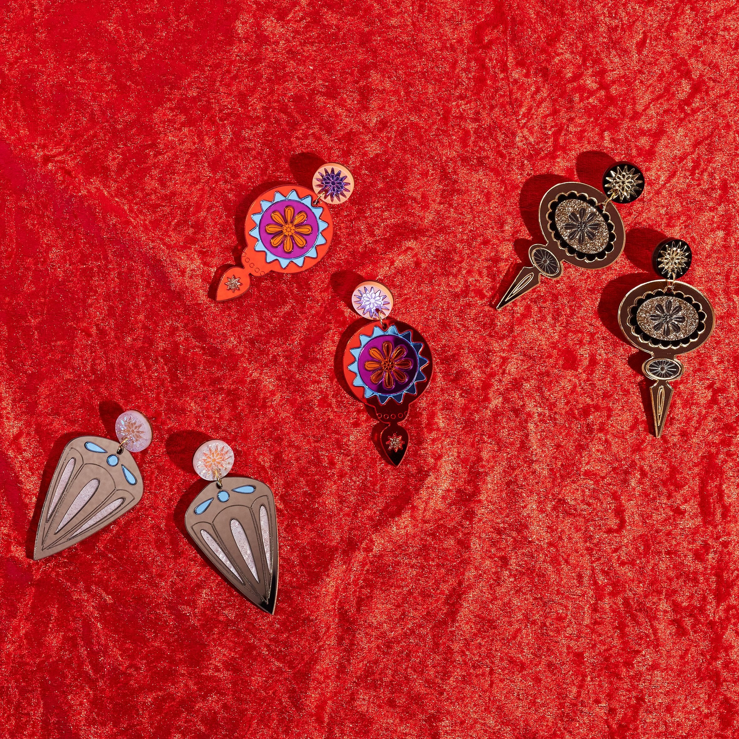 Kitsch Bauble Earrings, bronze