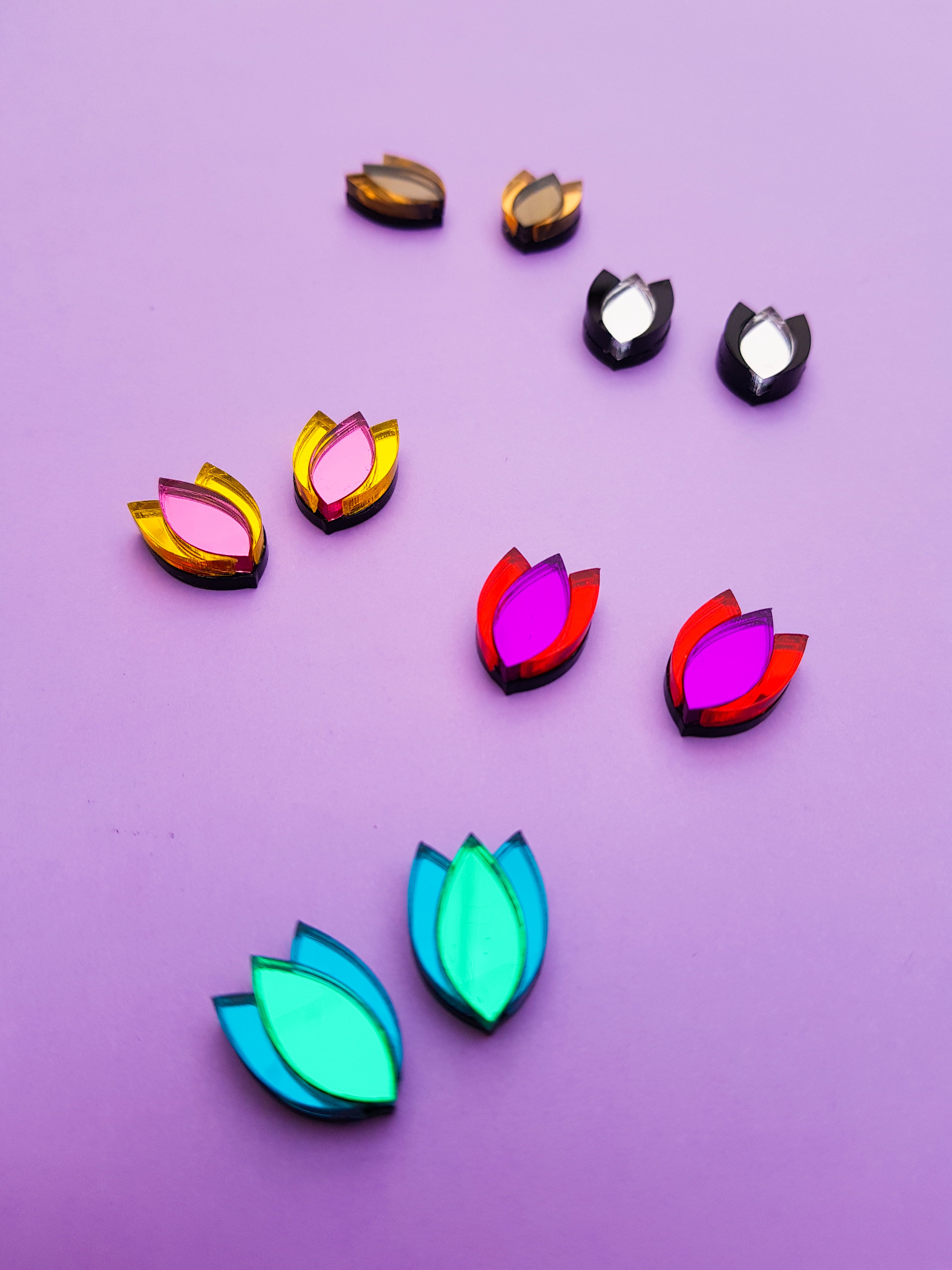 Dahlia Stud Earrings (red/purple)