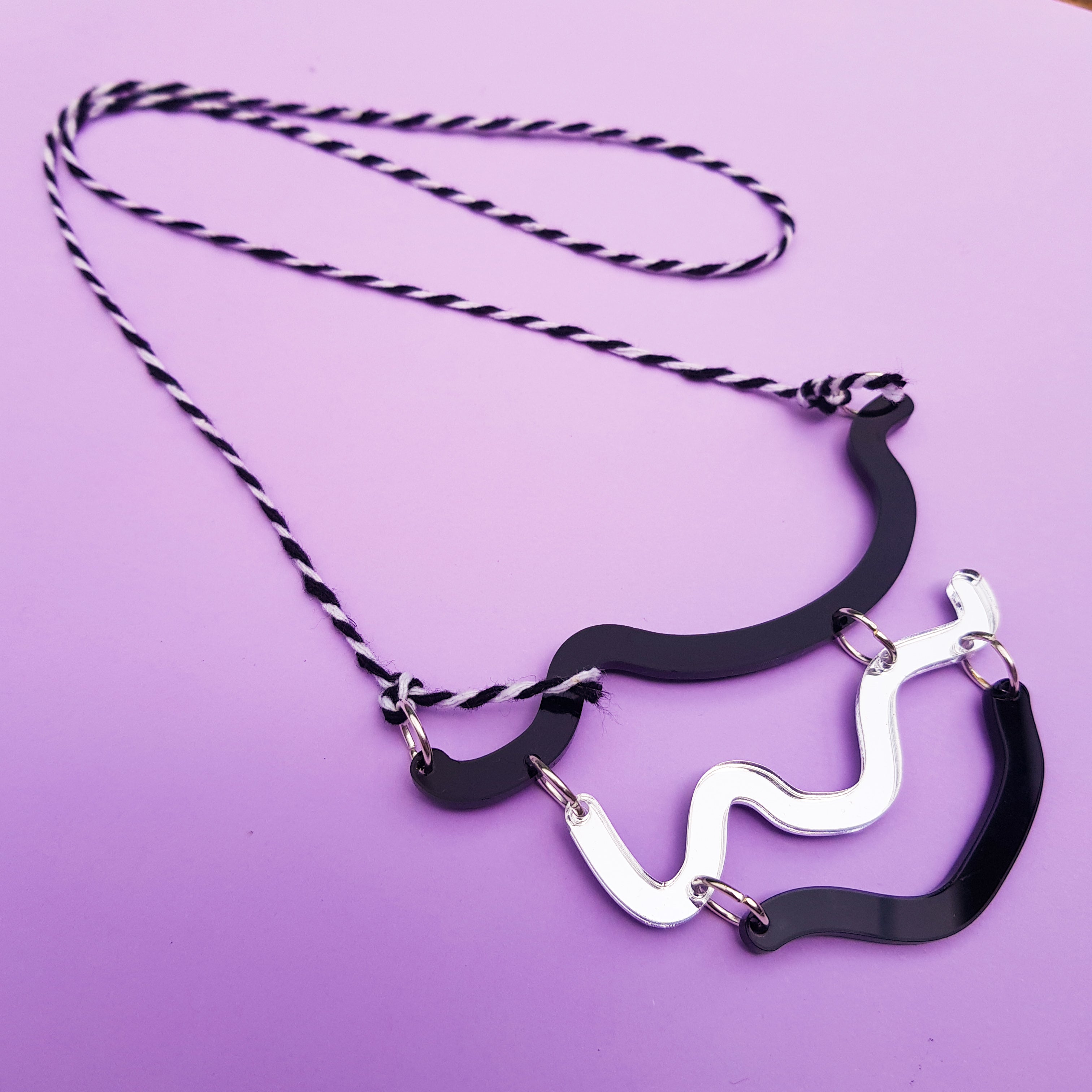Wiggle necklace