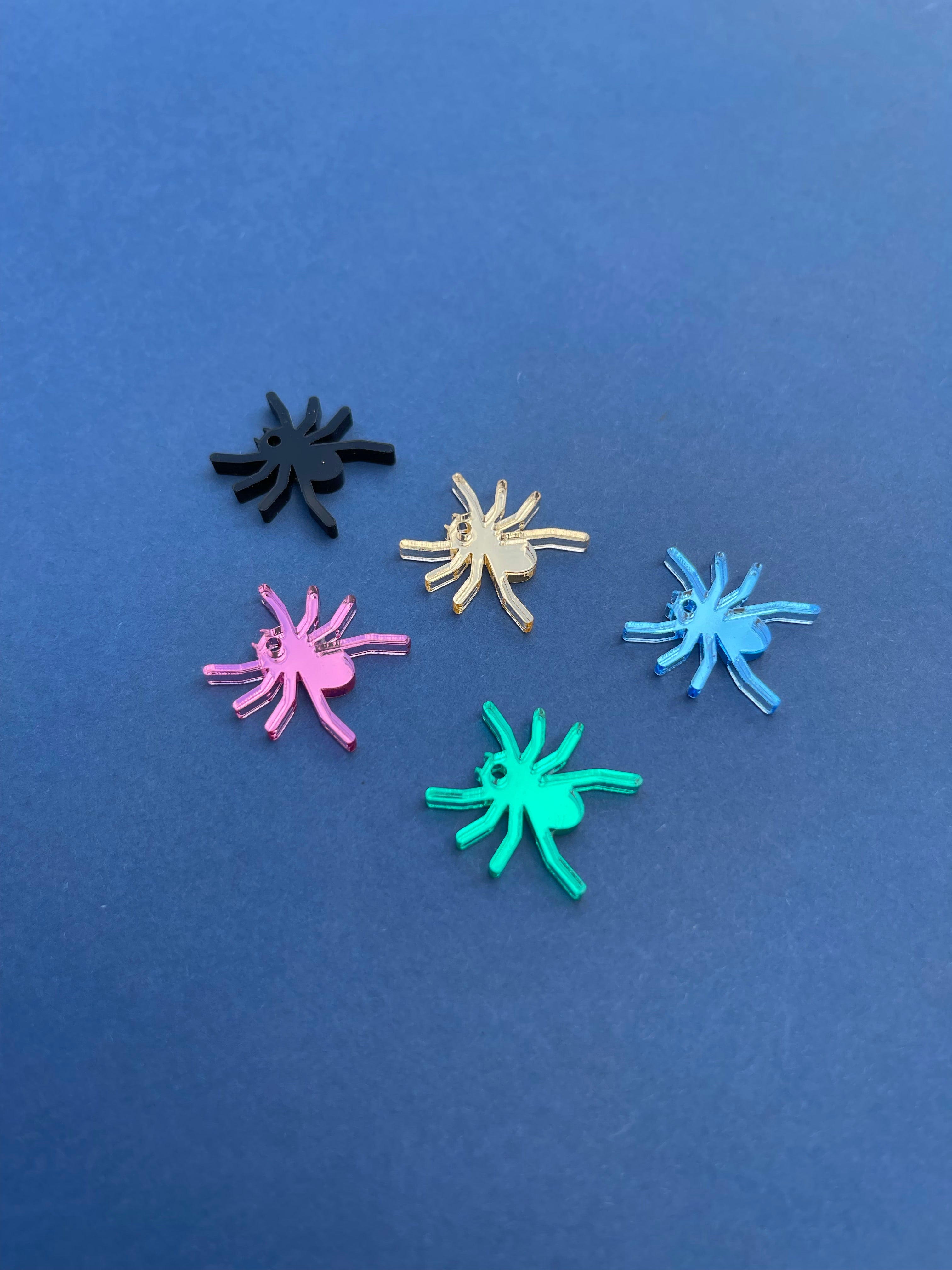 Mini spider stud earrings